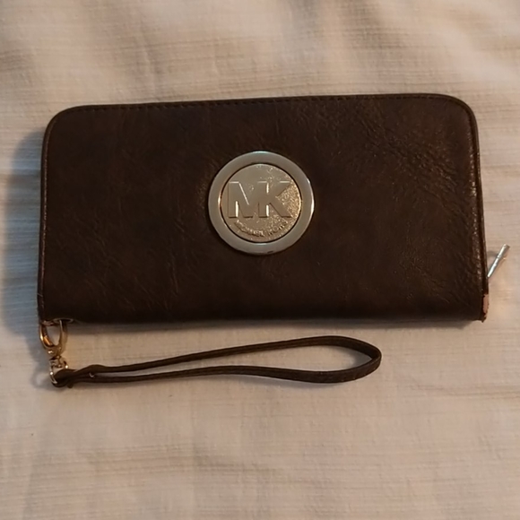 Michael Kors Handbags - Michael Kors Wallet - Damaged NWOT